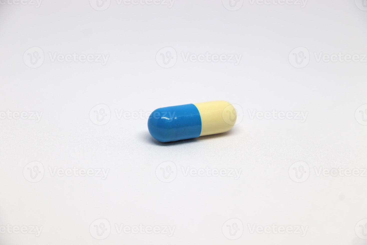 dichtbij omhoog foto van een drug capsule