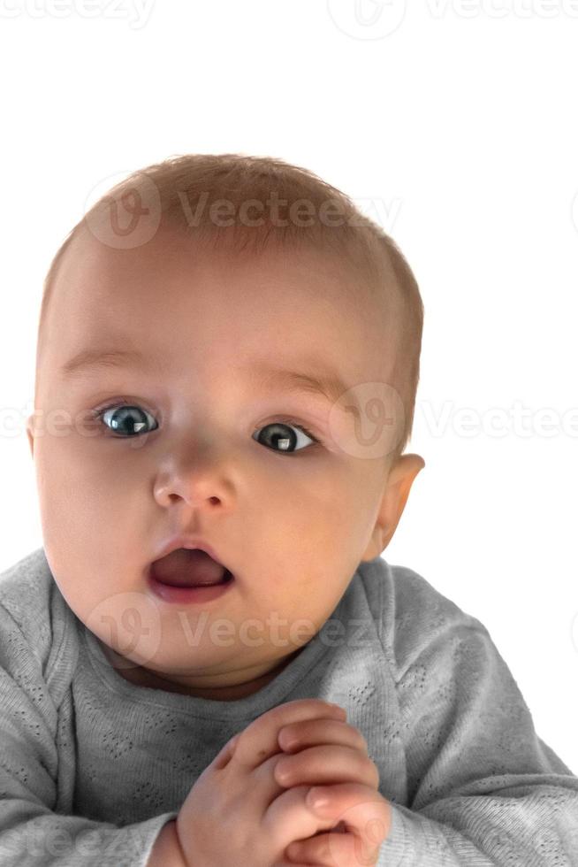 emotioneel baby meisje geïsoleerd Aan wit achtergrond foto