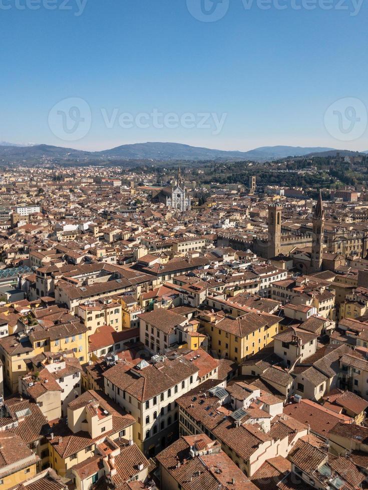 antenne visie van de basiliek di de kerstman Croce Aan plein van de dezelfde naam in Florence, Toscane, Italië. foto