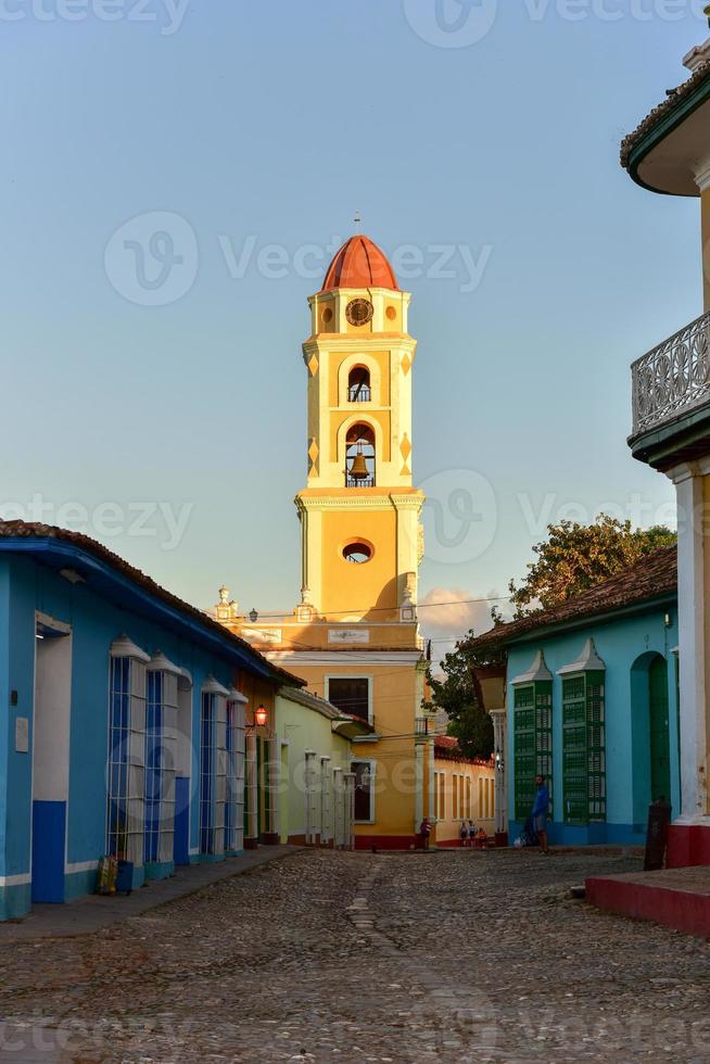 klok toren van de klooster van san francisco de asis in Trinidad, Cuba. foto