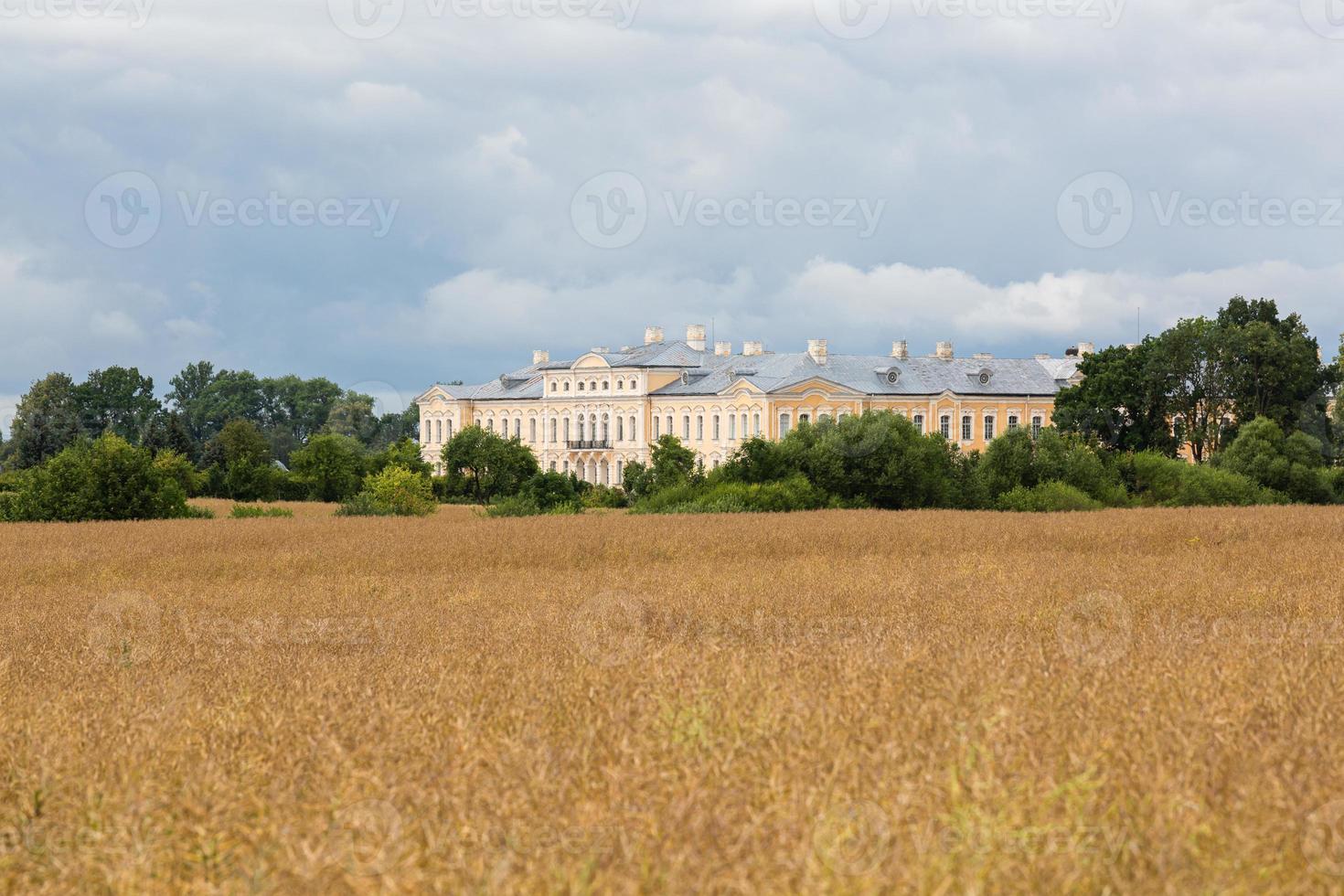 landelijk zomer landschappen in Baltisch staten foto