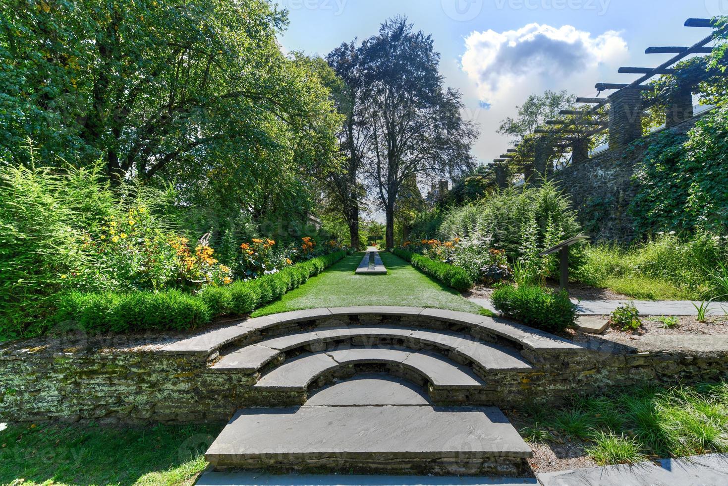 grijs torens, de voormalig huis van gifford snufje, de eerste chef van de ons bosbouw onderhoud en twee keer gouverneur van Pennsylvania, is een nationaal historisch plaats in Milford, Pennsylvania, Verenigde Staten van Amerika. foto