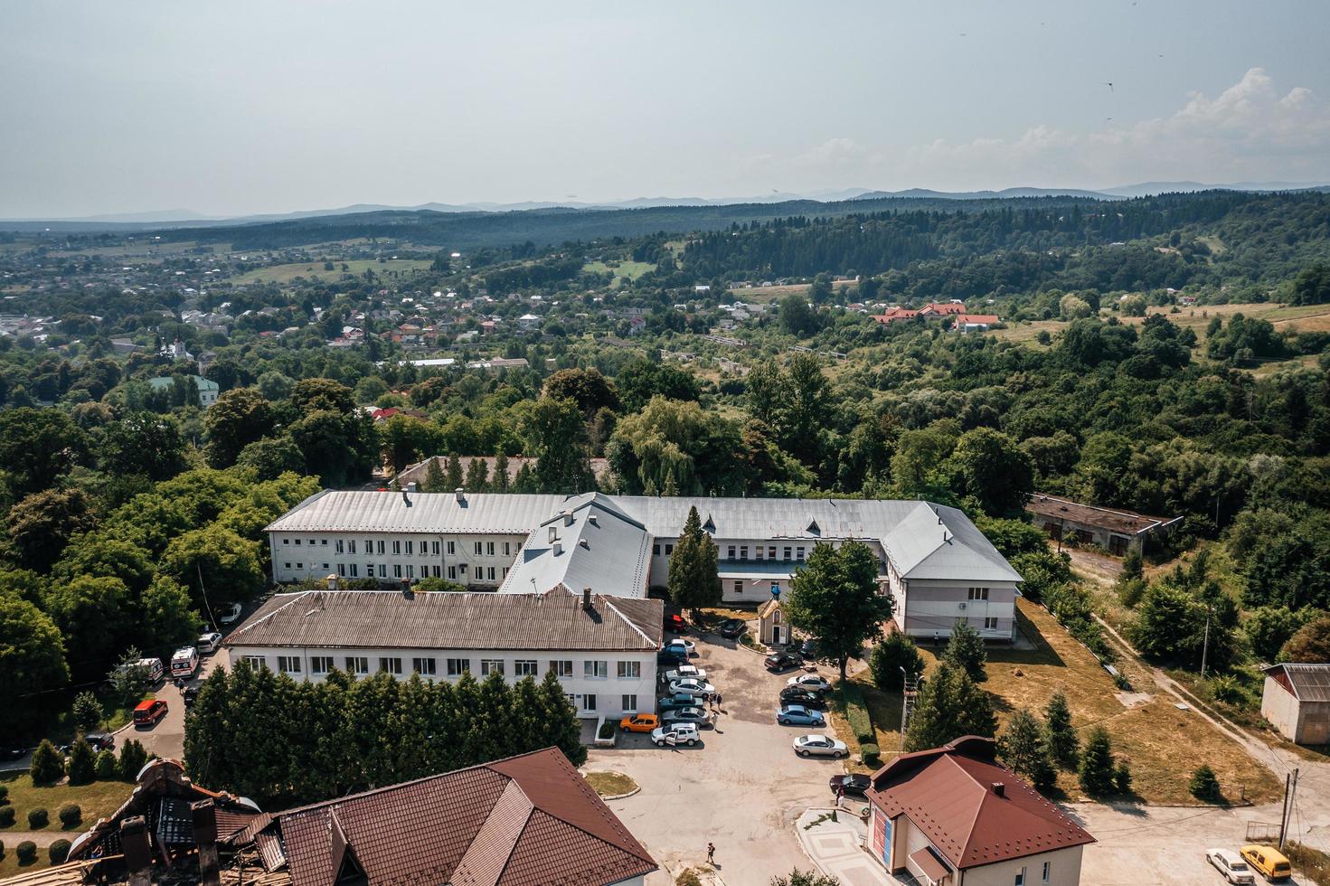 dolina stad, Oekraïne juli 13, 2021 centraal stad ziekenhuis, top visie, foto