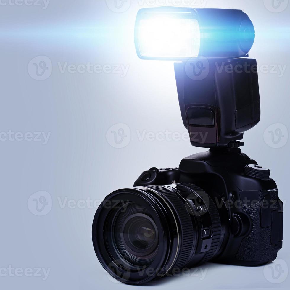 dslr camera met flash foto