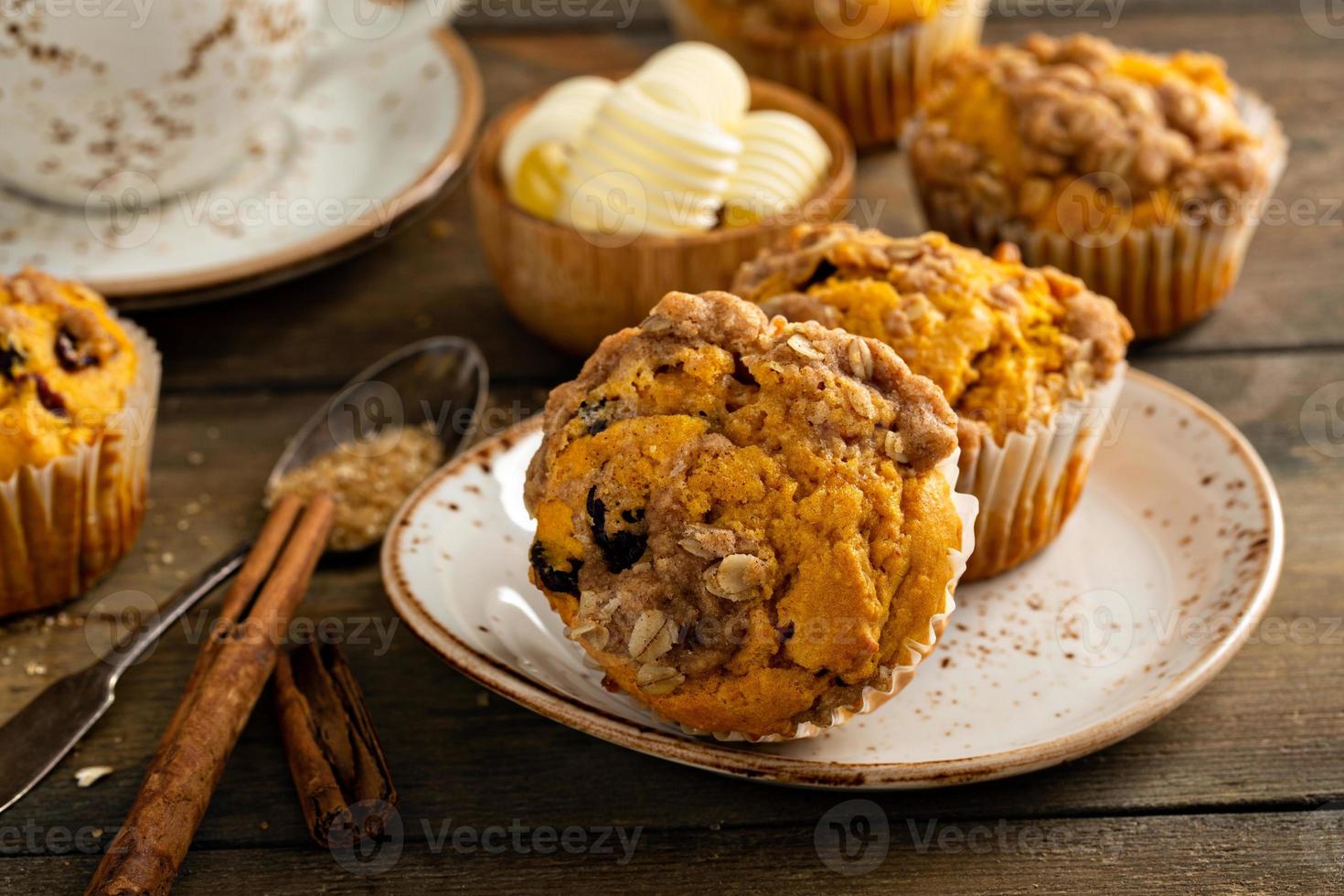 pompoen muffins met haver en bruin suiker crumble foto