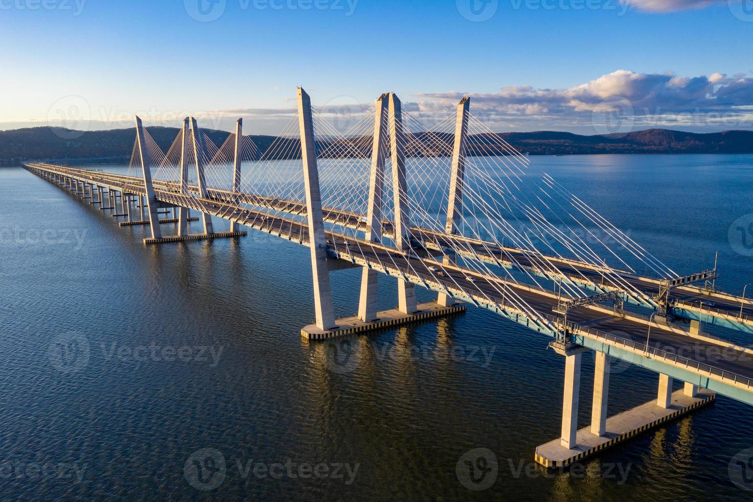 de nieuw tikpan zee brug overspannende de Hudson rivier- in nieuw york. foto