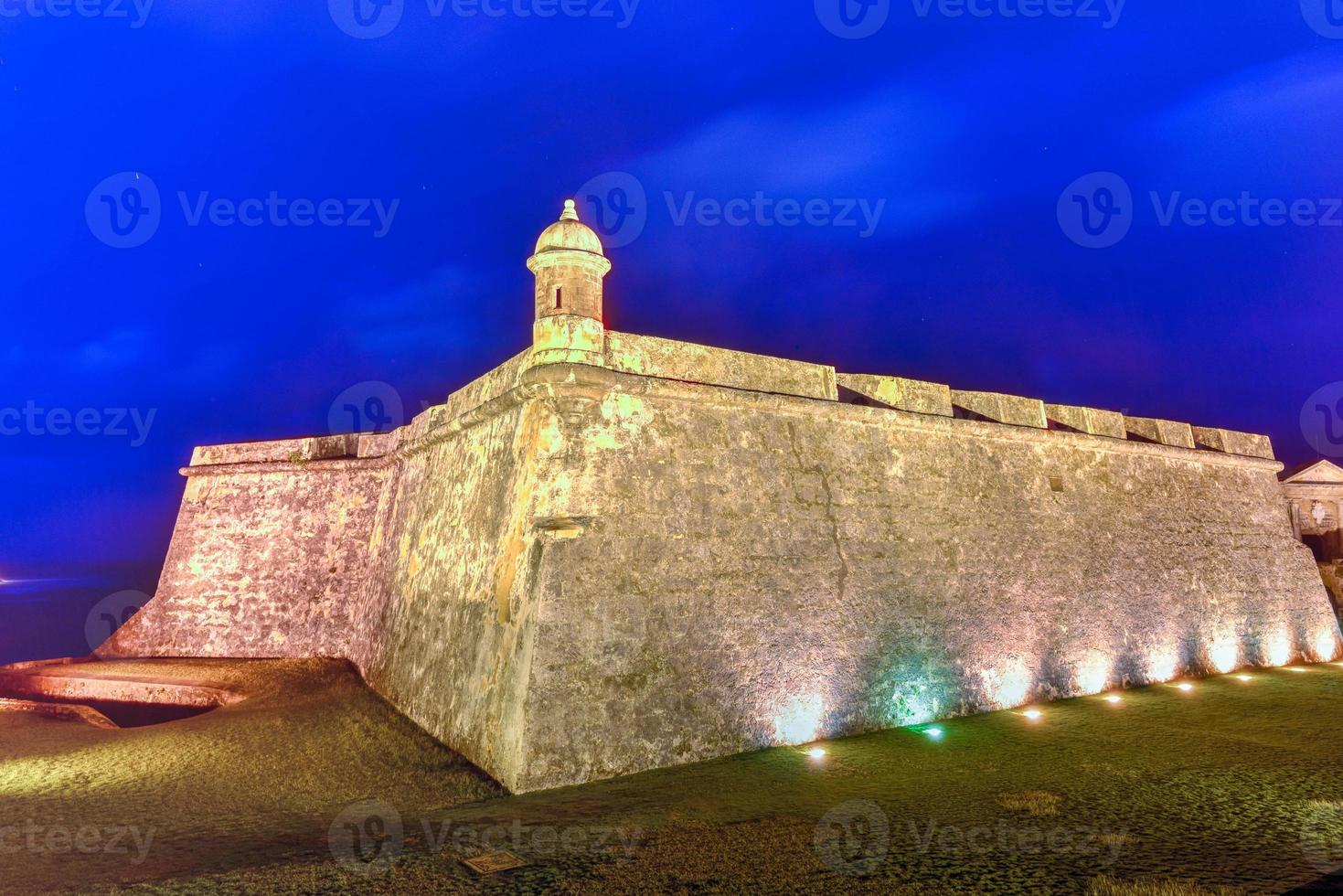 castillo san felipe del Morro ook bekend net zo fort san felipe del Morro of Morro kasteel Bij schemering. het is een 16e eeuw citadel gelegen in san juan, puerto rico. foto