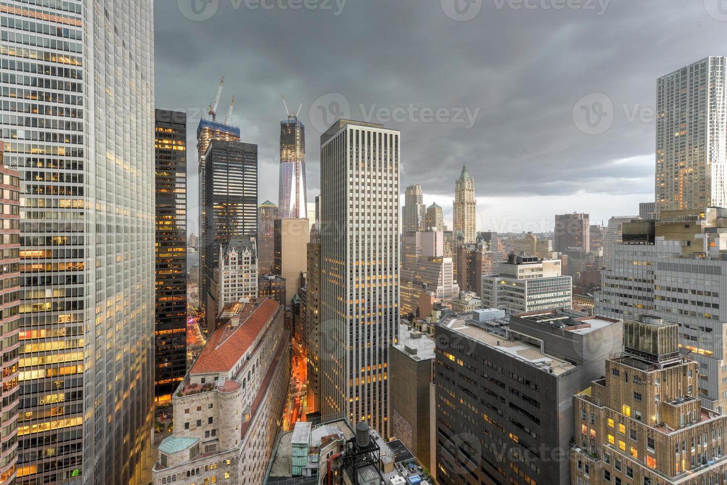 antenne visie van de wolkenkrabbers van downtown Manhattan in nieuw york stad. foto