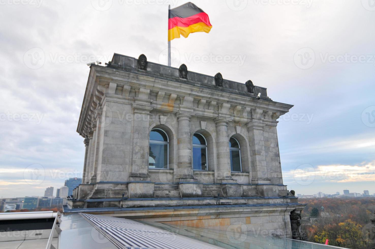 de dak van rijksdag gebouw in berlijn, Duitsland foto