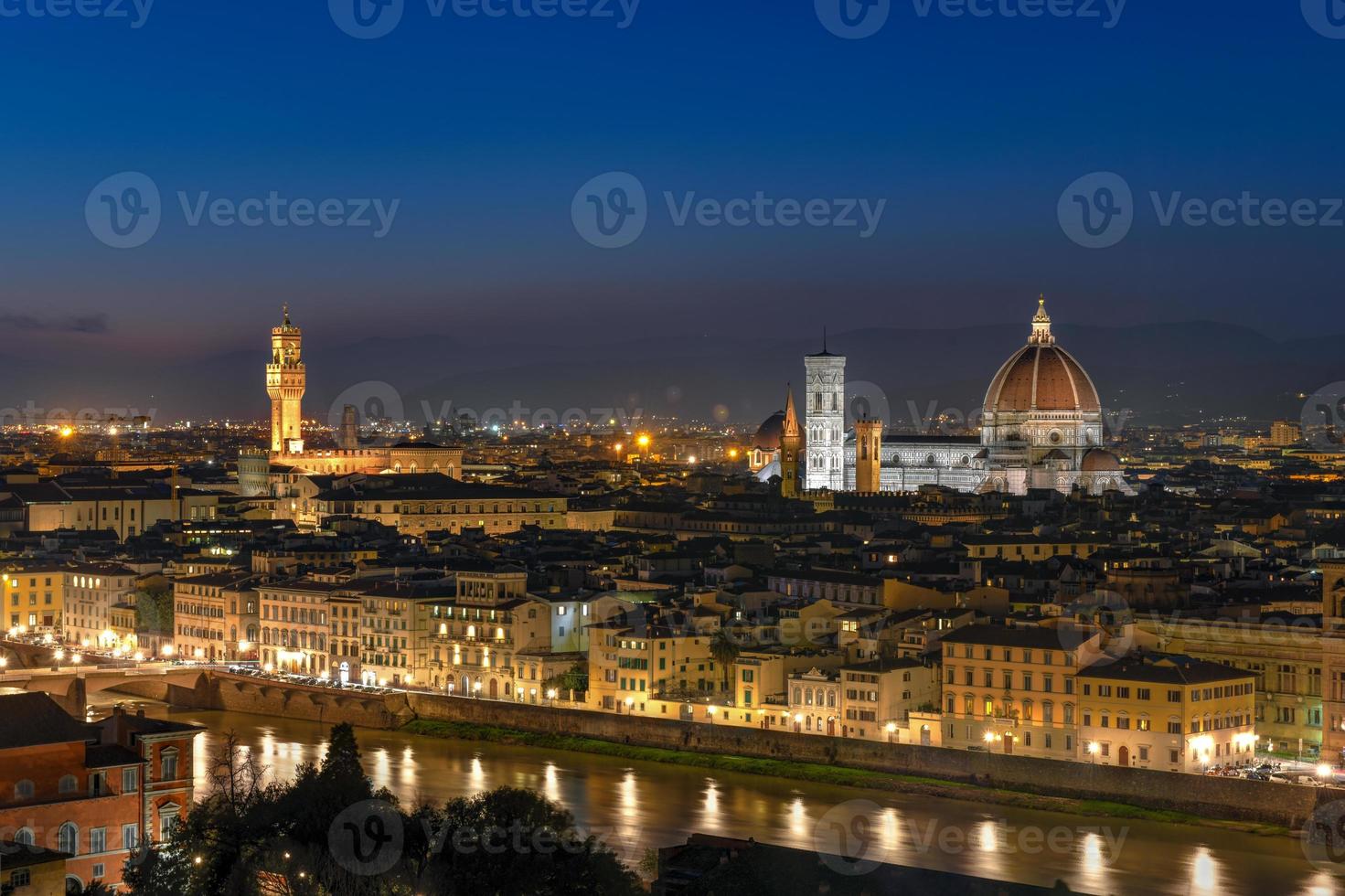 visie van Florence Bij zonsondergang van plein michelangelo in Italië. foto