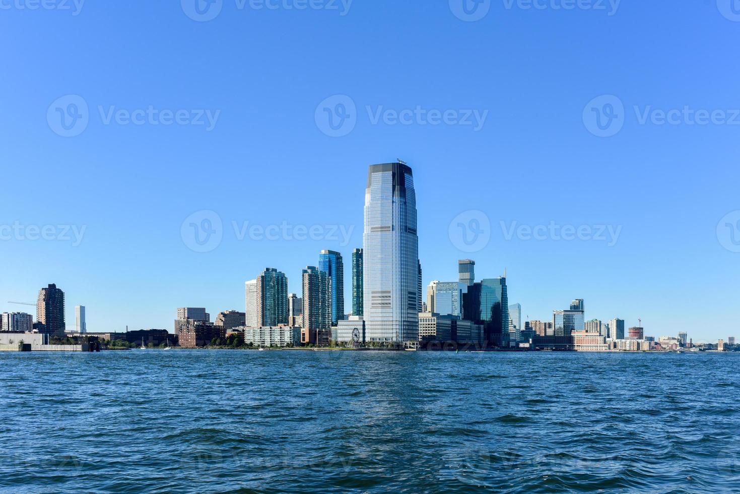 visie van de Jersey stad horizon Aan een zomer dag. foto