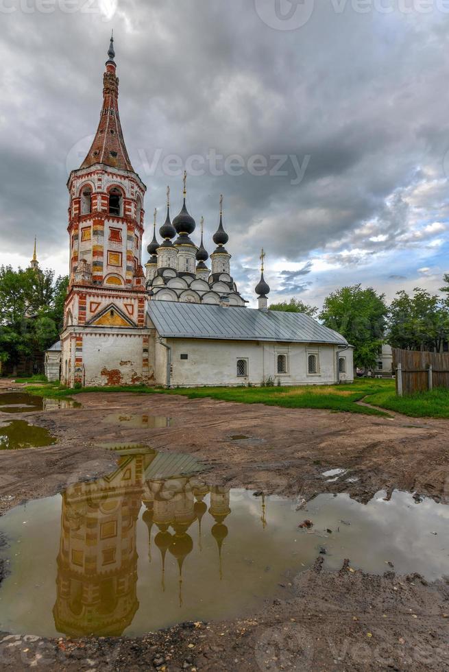 antipievskaja en lazarevskaya kerken in soezdal. gouden ring, Rusland. foto