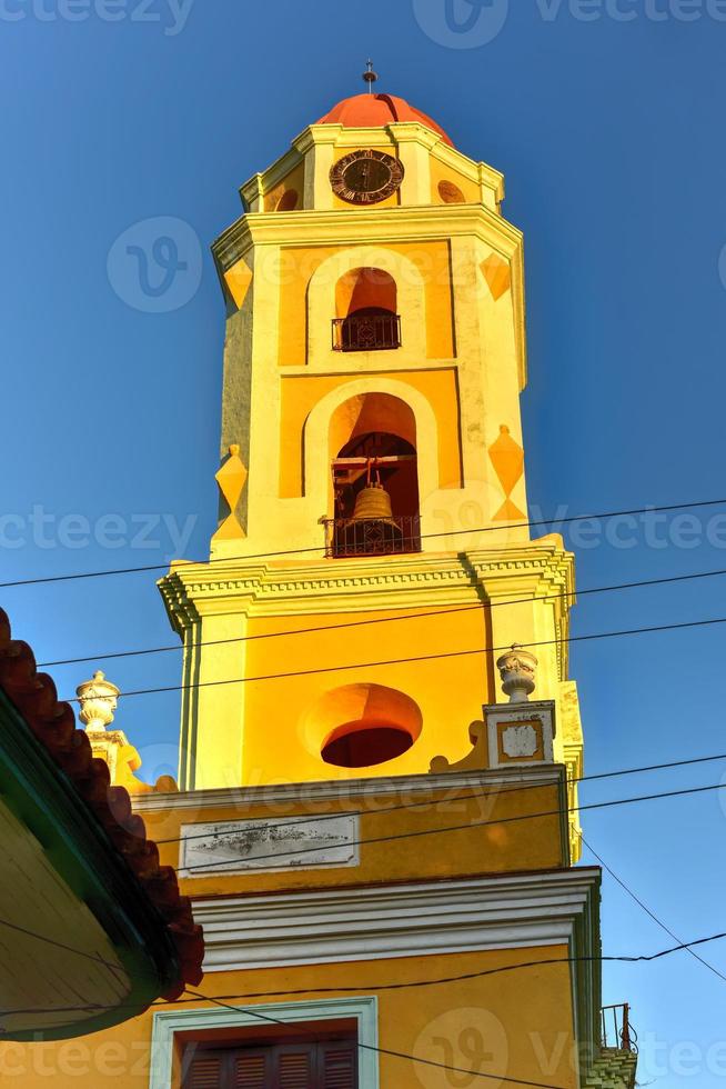 klok toren van de klooster van san francisco de asis in Trinidad, Cuba. foto