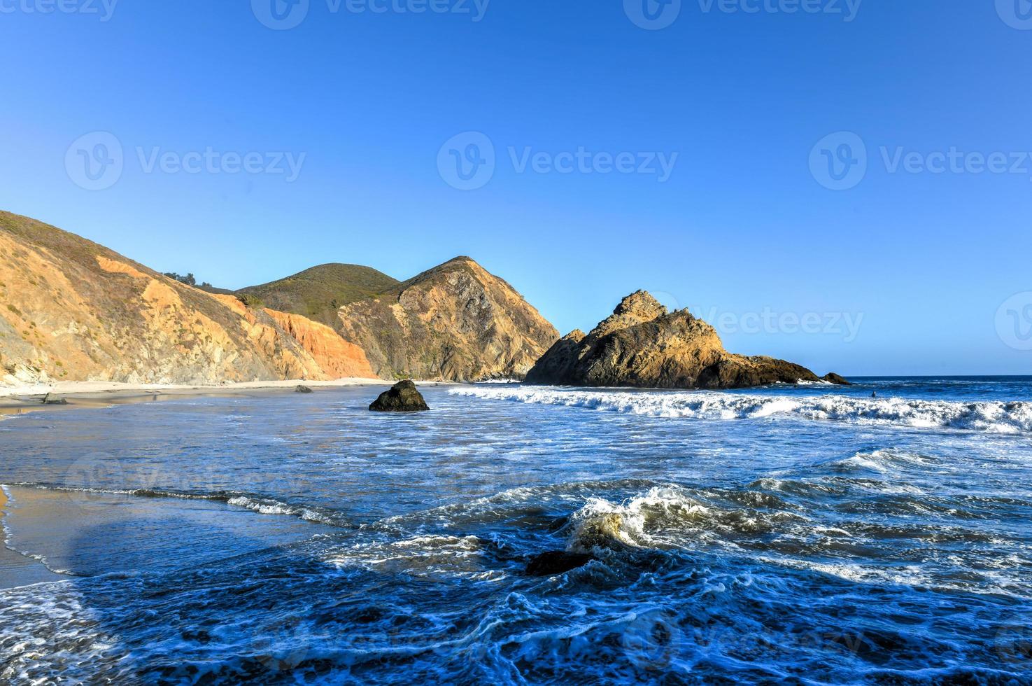 pfeiffer strand langs pfeiffer staat park in groot over, Californië. foto