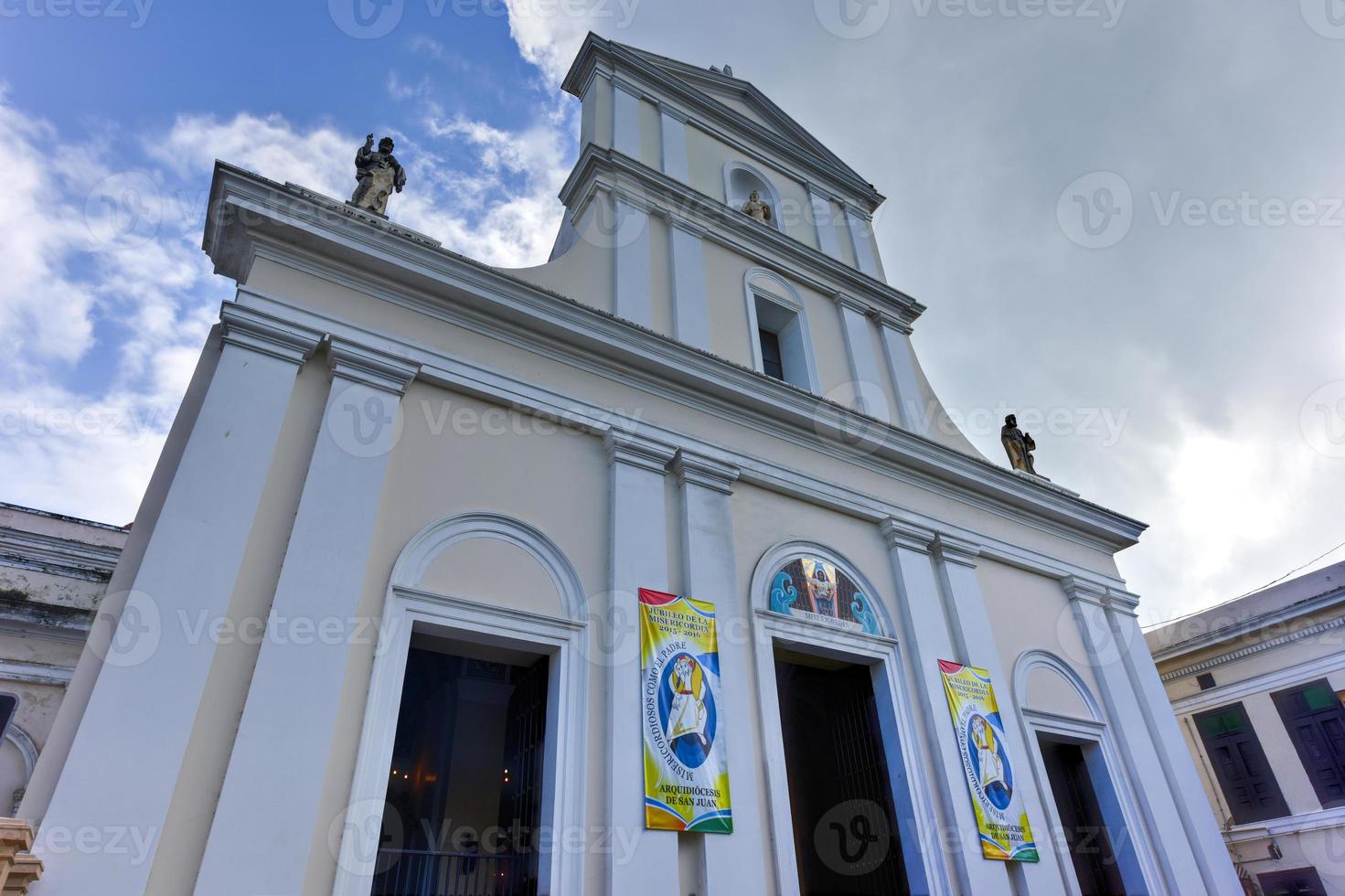 kathedraal van san Juan bautista is een Romeins Katholiek kathedraal in oud san juan, puerto rico. deze kerk is gebouwd in 1521 en is de oudste kerk in de Verenigde staten. foto