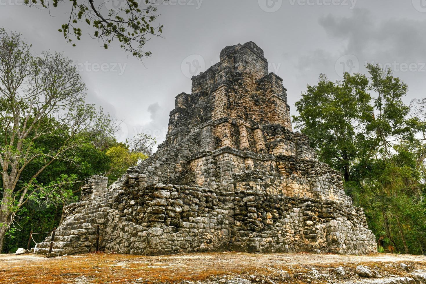 muyil mayan ruïnes van een piramide in sian kaan in de buurt tulum, Mexico. foto