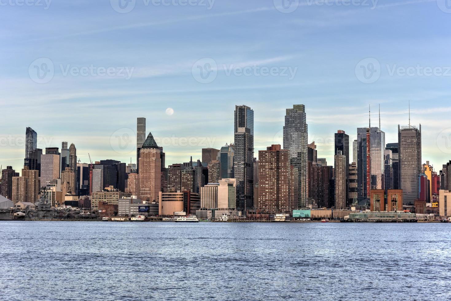 nieuw york stad horizon net zo gezien van weehawken, nieuw Jersey. foto