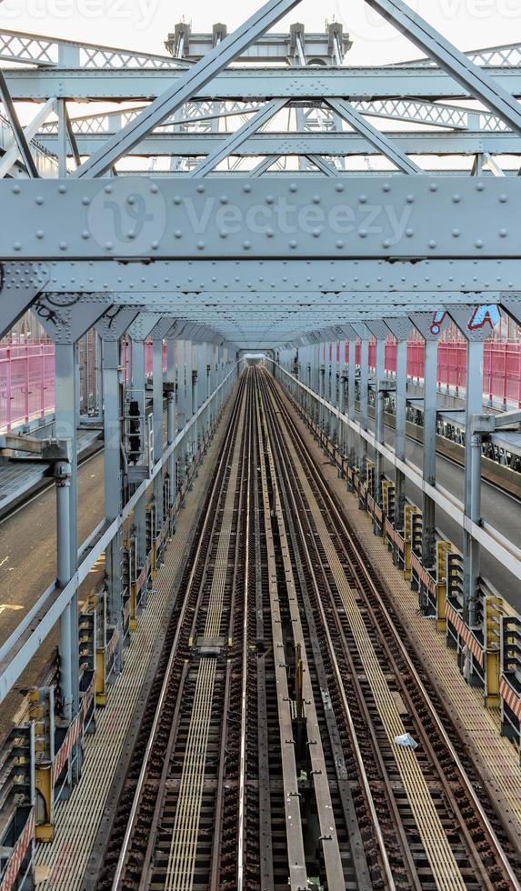 sporen langs de Williamsburg brug voor de nyc mta metro foto