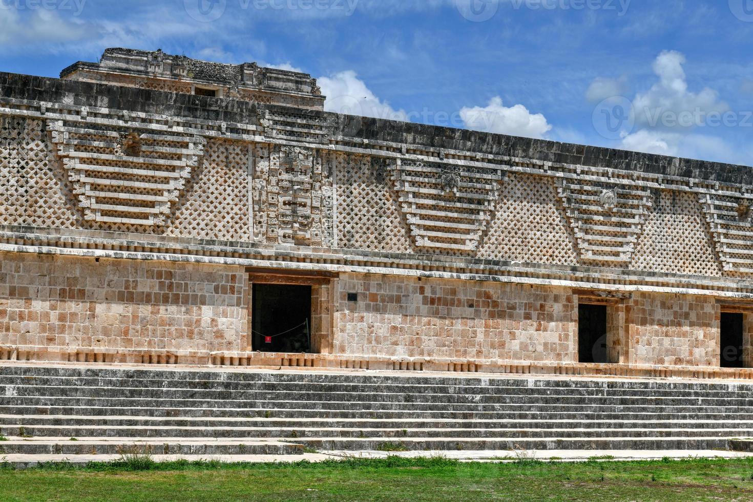 vierhoek van de nonnen in de yucatan in uxmal, Mexico. foto