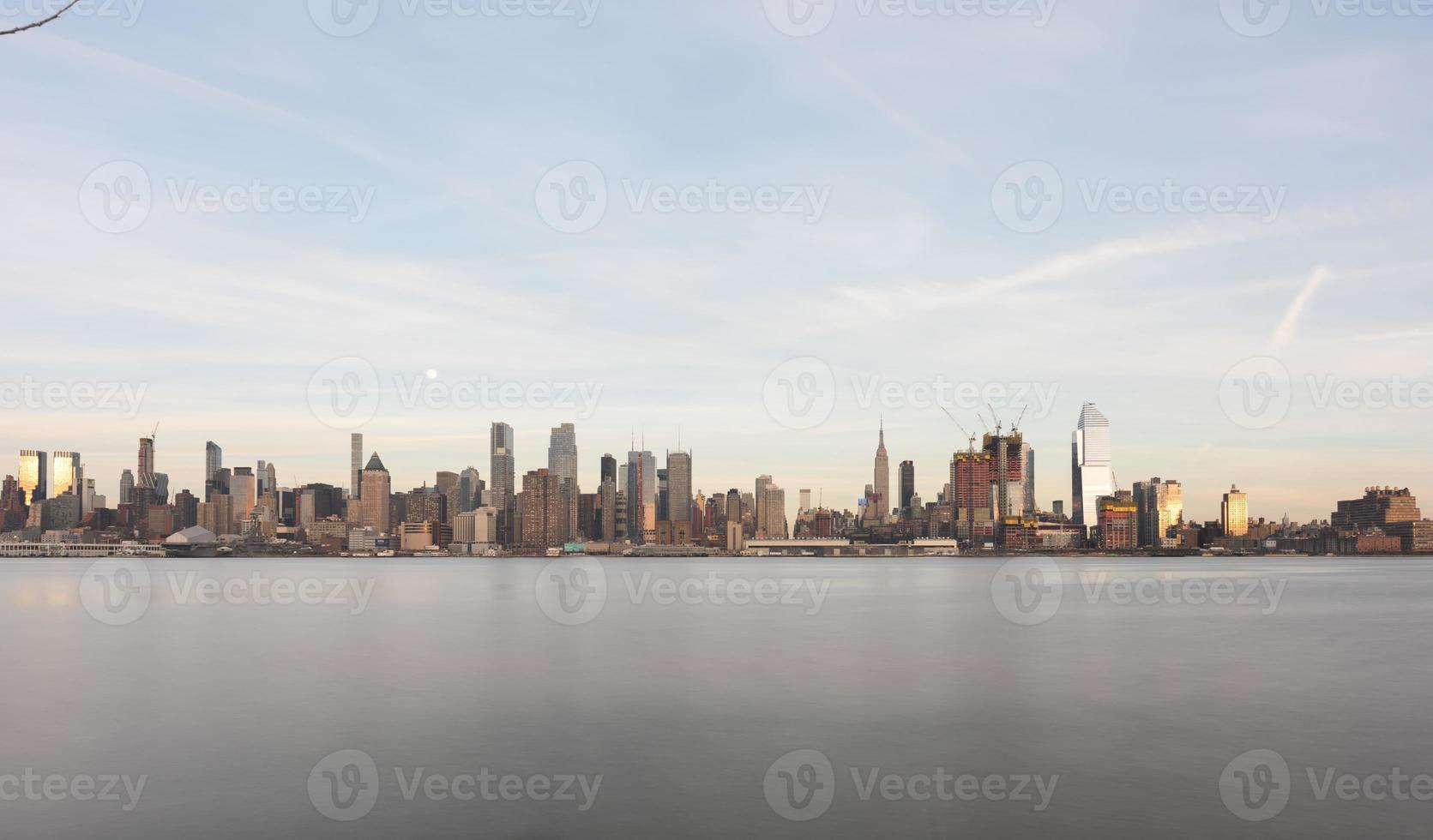 nieuw york stad horizon net zo gezien van weehawken, nieuw Jersey. foto