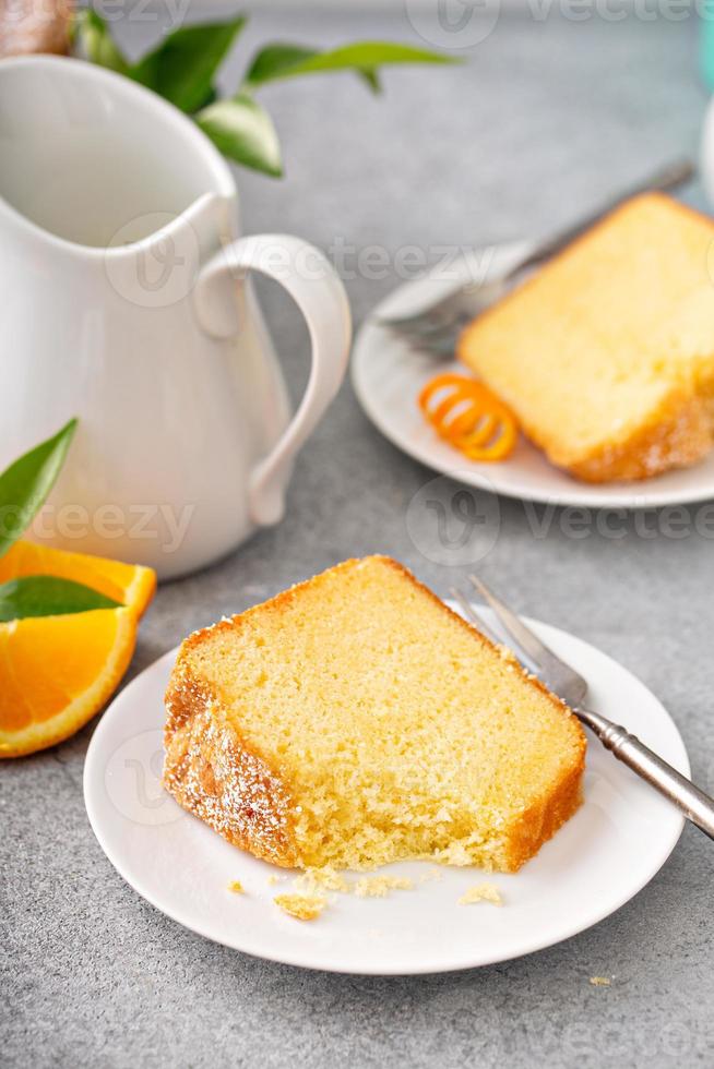 traditioneel vanille pond taart met oranje extract, bundt taart foto