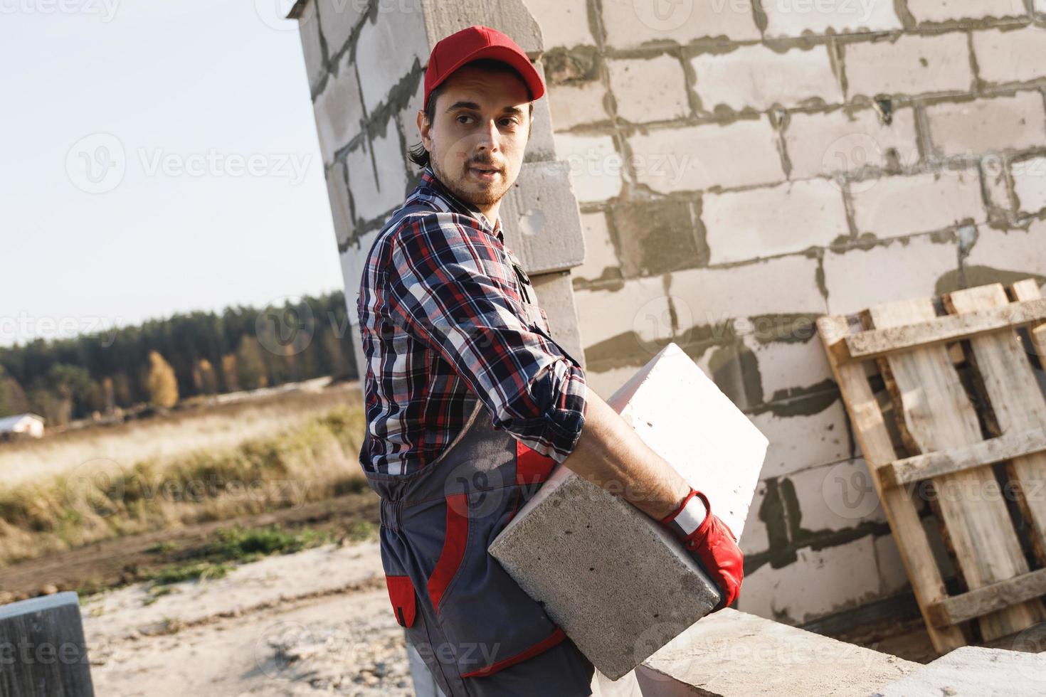 metselaar is werken Bij de bouw plaats foto