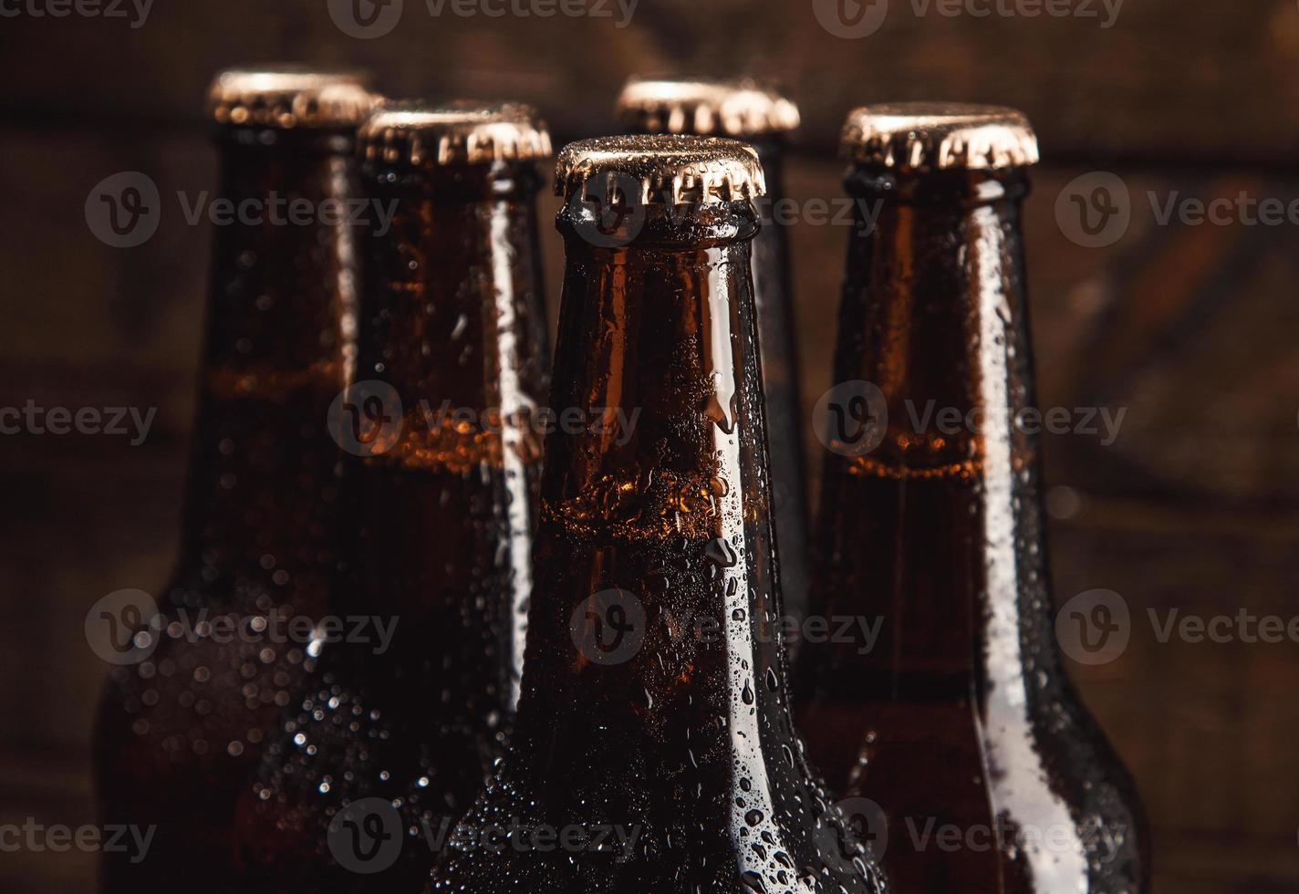 flessen van verkoudheid bier foto