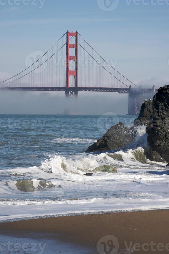 de gouden poort brug in de ochtend- mist, san francisco foto