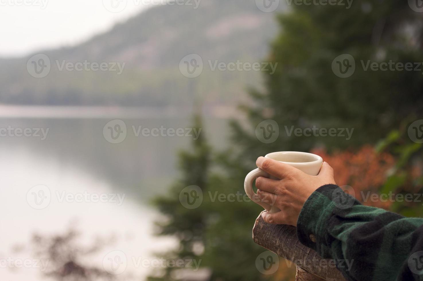 ochtend- koffie Aan de meer foto