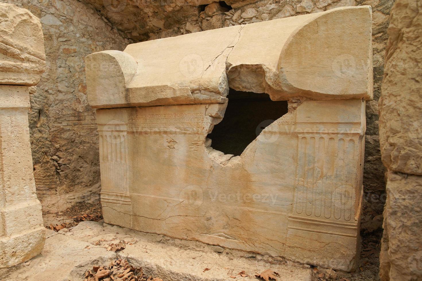 sarcofaag in Olympus oude stad in kumluca, antalya, turkiye foto