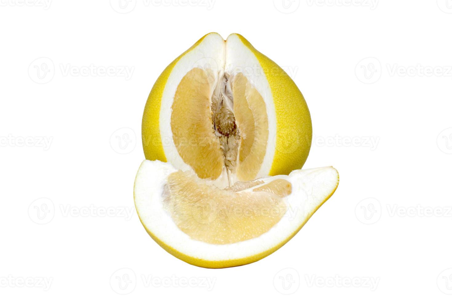 gesneden pomelo geïsoleerd foto