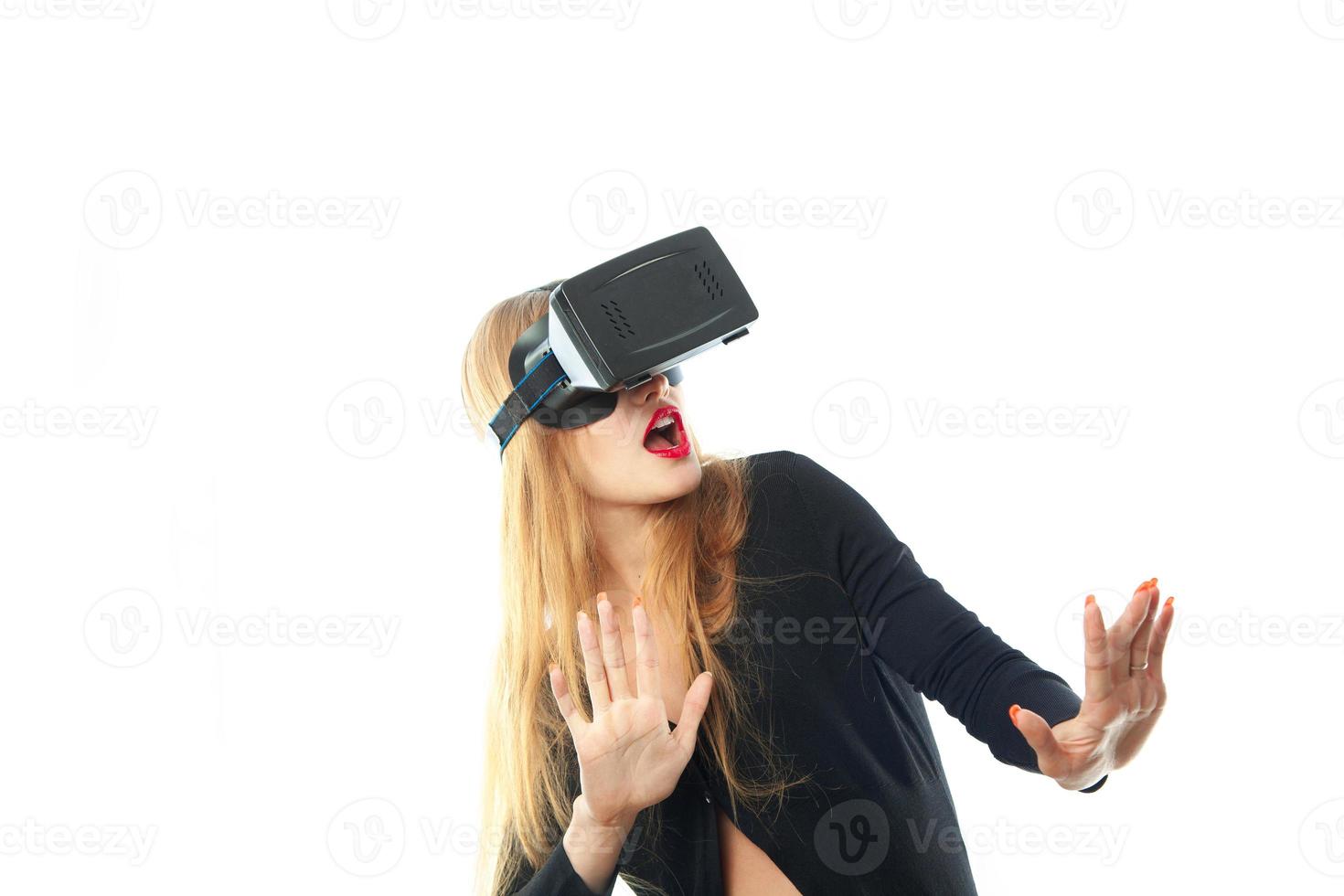 meisje in virtueel realiteit helm foto