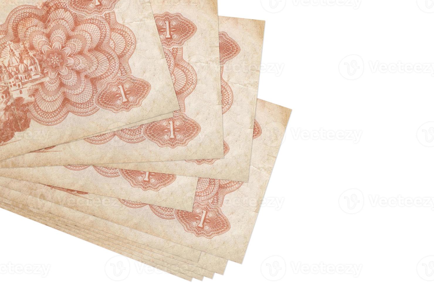 1 oekraïens coupon rekeningen leugens in klein bundel of pak geïsoleerd Aan wit. mockup met kopiëren ruimte. bedrijf en valuta uitwisseling foto