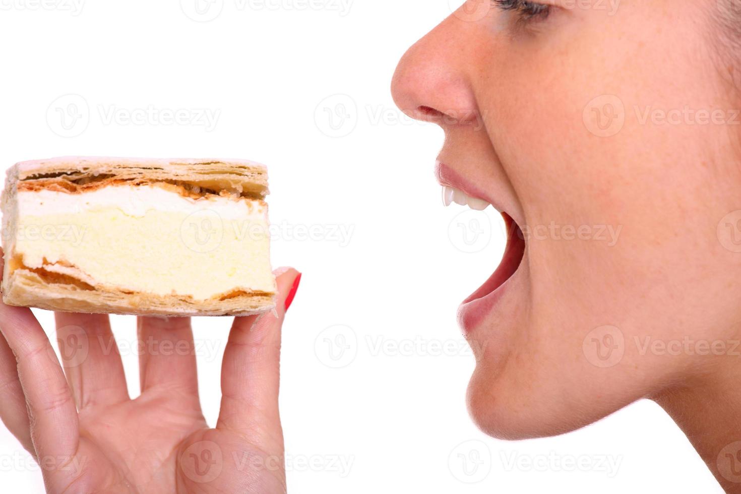 vrouw aan het eten toetje foto