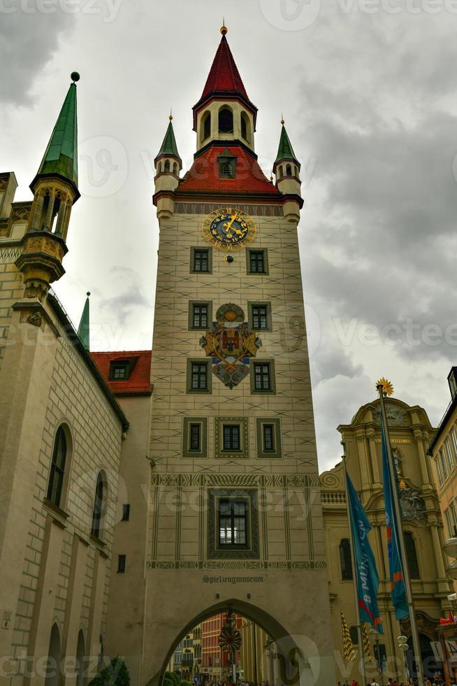 München, oud stad- hal met toren, Beieren, Duitsland Aan een bewolkt dag. foto