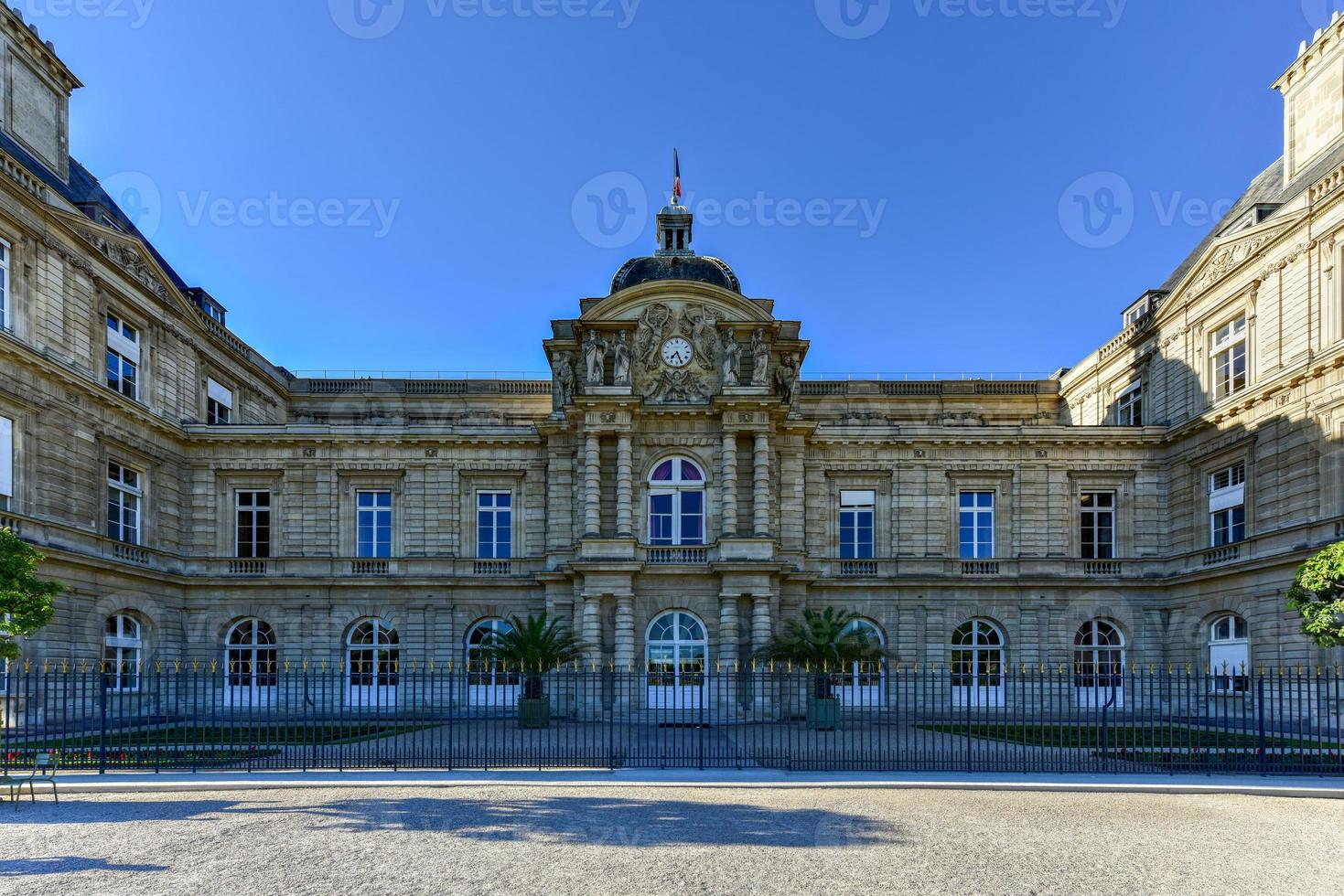 de Luxemburg paleis, welke sinds 1958 het heeft geweest de stoel van de Frans senaat van de vijfde republiek. foto