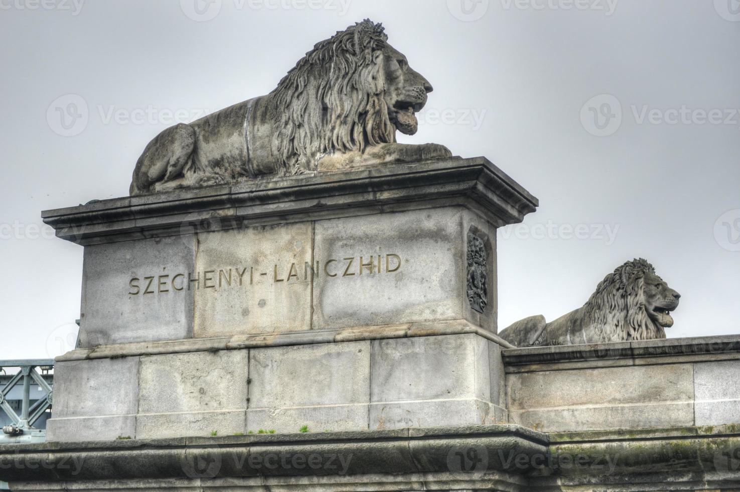 szechenyi keten brug - Boedapest, Hongarije foto