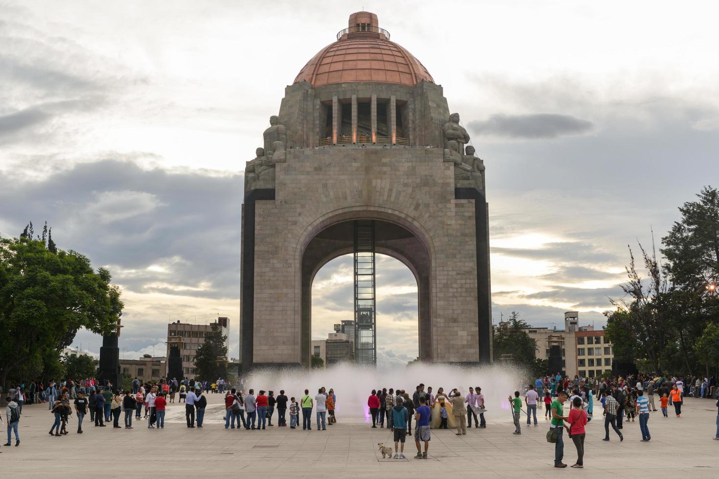Mexico stad, Mexico - juli 6, 2013 - monument naar de Mexicaans revolutie foto