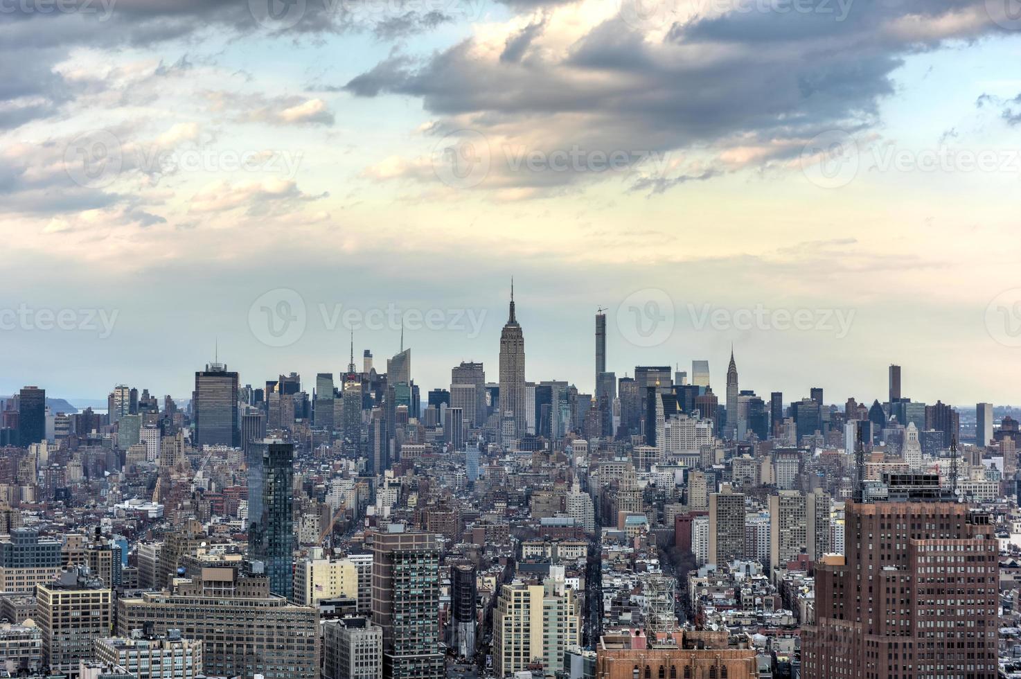 de skyline van de stad van new york foto