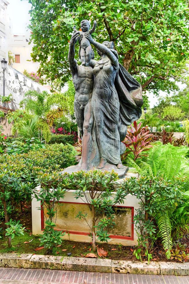 standbeelden van de plein van de erfgoed van de Amerika in san juan, puerto rico, 2022 foto