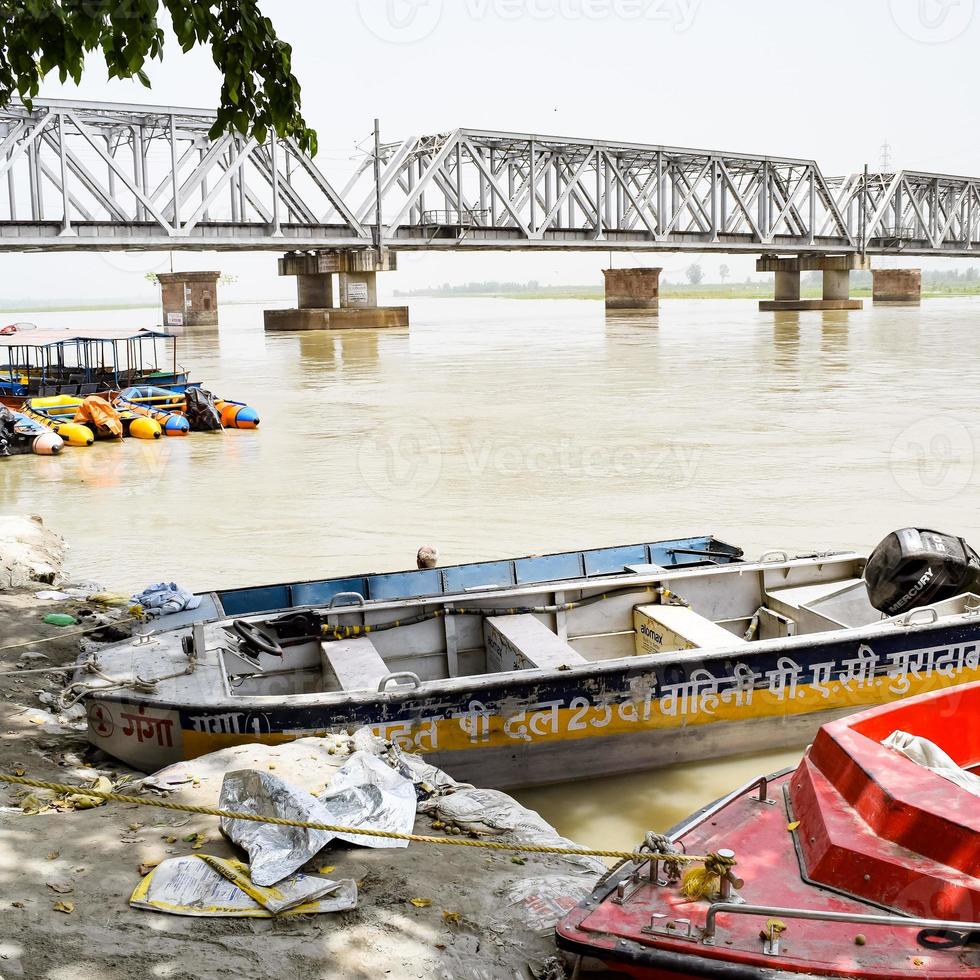 ganga zoals te zien in garh mukteshwar, uttar pradesh, india, de rivier de ganga wordt beschouwd als de heiligste rivier voor hindoes, een uitzicht op garh ganga brij ghat, een zeer beroemde religieuze plaats voor hindoes foto