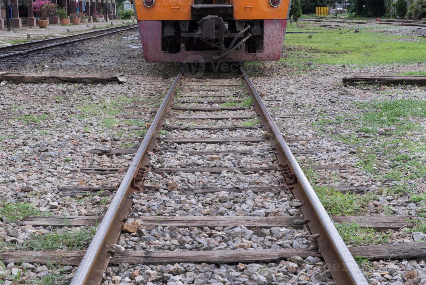 lijn van spoorweg en trein foto