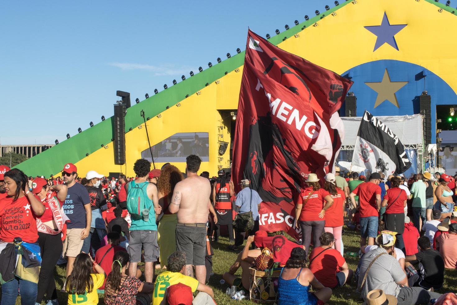 Brazilië, ff, Brazilië jan 1 2023 lula supporters bijeenkomst in voorkant van de nationaal congres tonen ondersteuning voor president lula foto