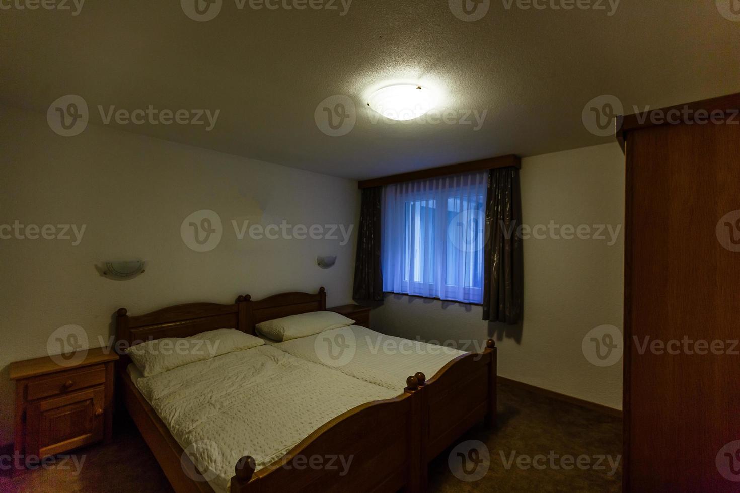luxe studio appartement met vouwen naar beneden bed foto