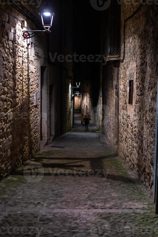 Girona oud stad Bij nacht foto