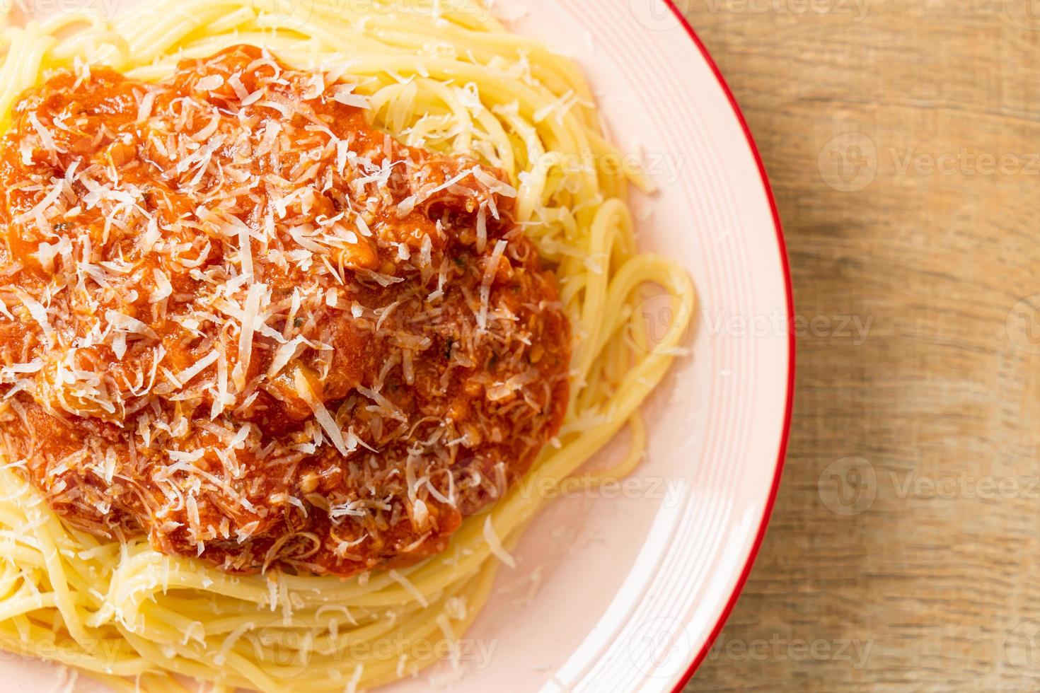 Varkensvlees Bolognese Spaghetti Met Parmezaanse Kaas foto