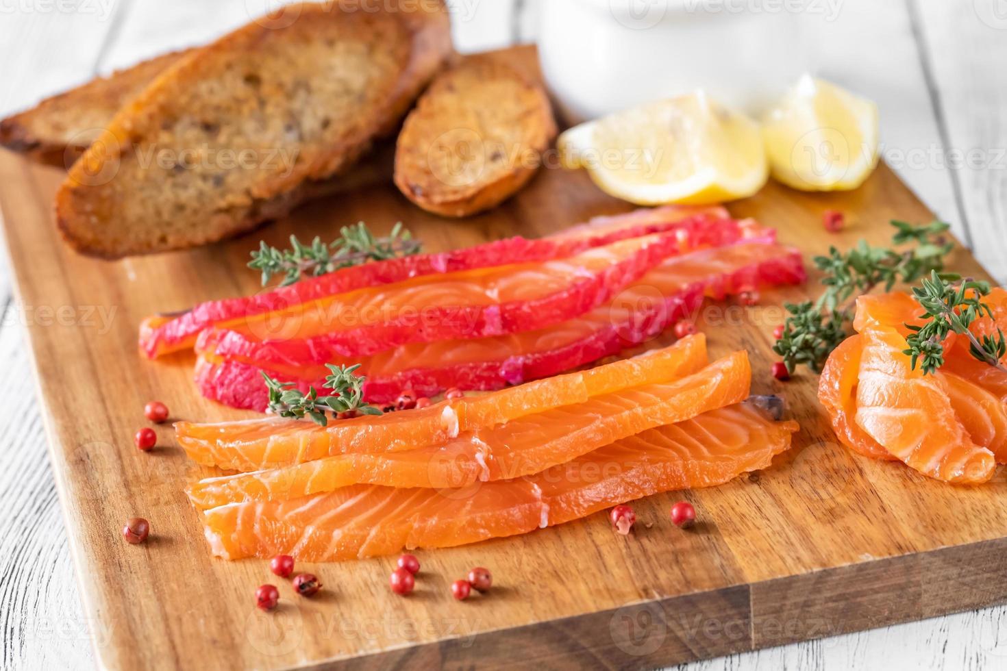 Zalm gravlax met verzuren room foto