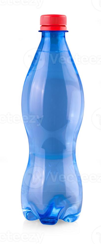 dichtbij omhoog blauw water fles met wit pet geïsoleerd Aan wit achtergrond foto