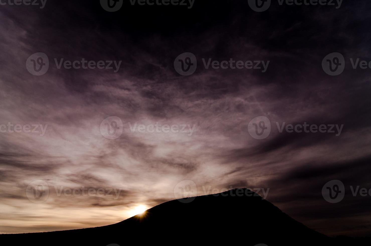 prachtig uitzicht op de zonsondergang foto