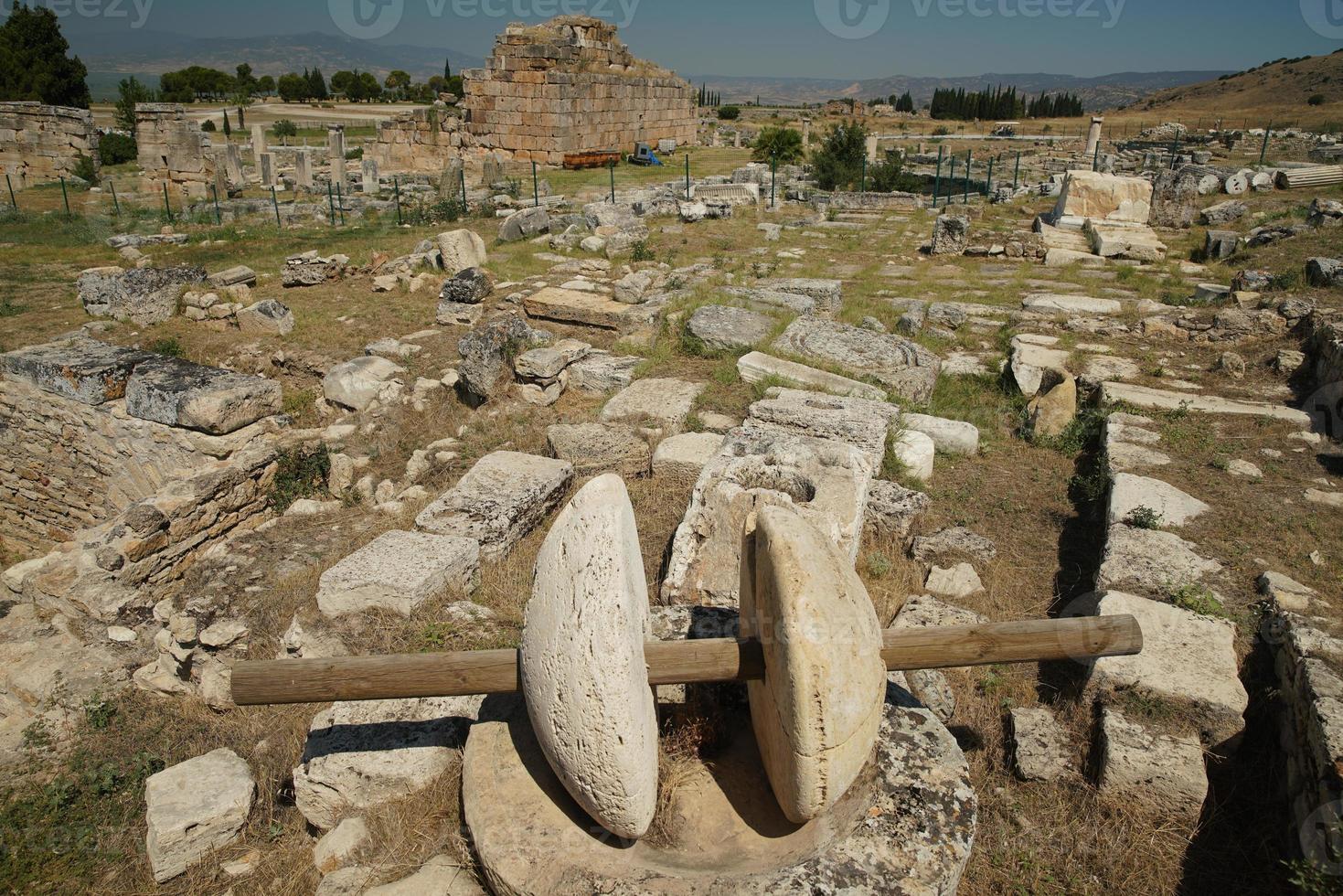 hierapolis oude stad in pamukkale, denizli, turkiye foto